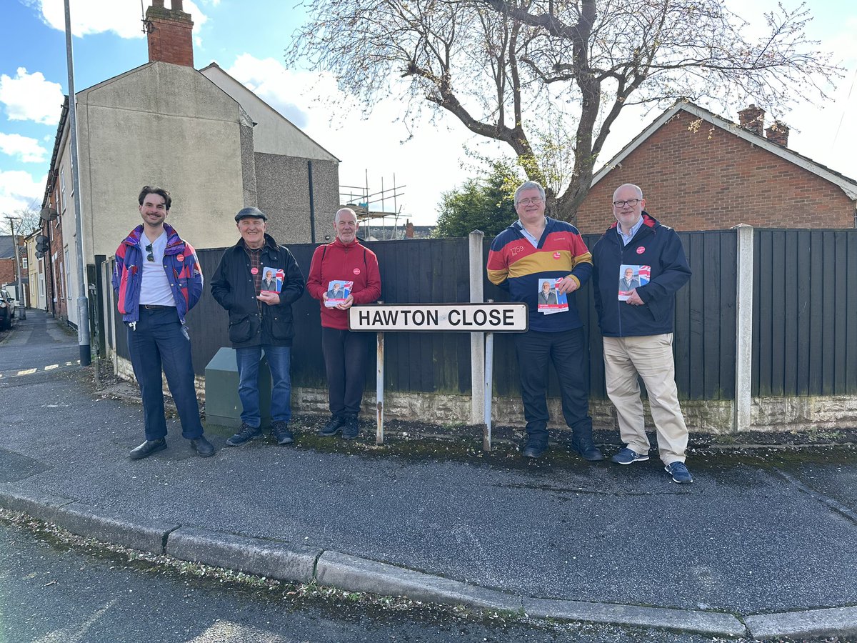 steveyemm's tweet photo. Thanks to all of the @mansfieldlabour members who made it out over the Easter weekend, listening to #Mansfield voters 🌹 https://t.co/TiacBUx9Bz