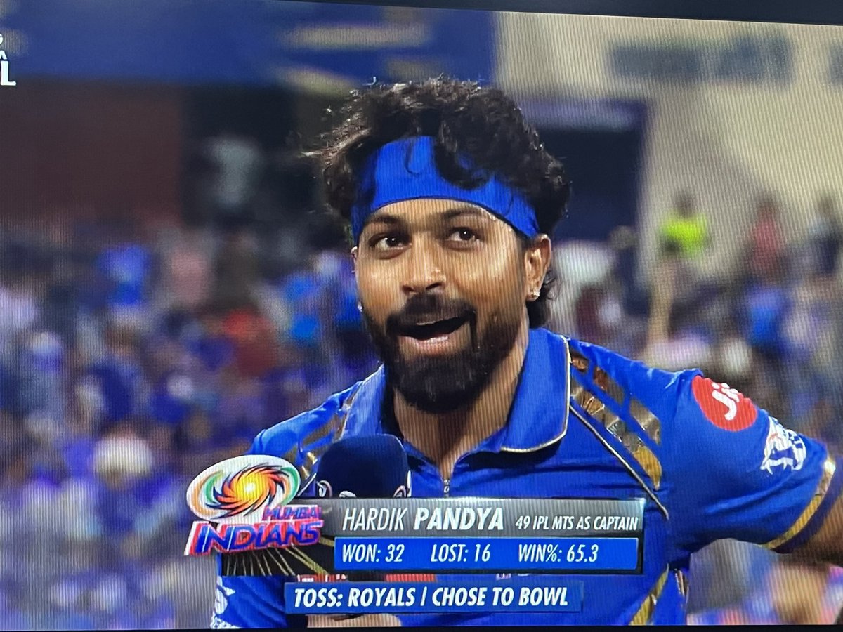 _paras25_'s tweet photo. #HardikPandya 

He is taking all of this with a smile .
One of the best quality someone could ever have 👏💙. https://t.co/1lgxjjbQWV