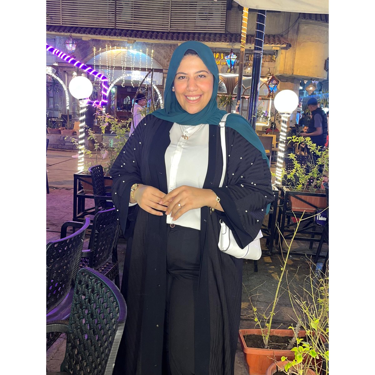 يتأمَّلُ المَرءُ نَفْسهُ فيُغرَم..💗🦋✨