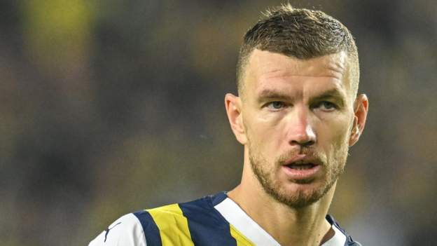 Fenerbahce_MP's tweet photo. Fenerbahce members to vote on Super Lig withdrawal: Fenerbahce members will decide on Tuesday whether the club will withdraw from the Turkish top-flight Super Lig. https://t.co/k66dI2Grtw https://t.co/wn0Hd0iVxQ