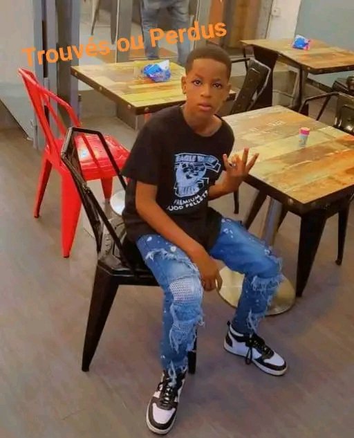 help_clean_mind's tweet photo. #EnfantPerdu🙏
Il s'appelle Amadou Diallo agé de 14 ans residant à ouakam cité avion nous l'avons perdus de vue depuis le vendredi 29 mars 2024
Vous pouvez nous joindre sur ce numero 772381404
@Nabyleu  @oeil_social @DiomayeFaye @abdourami @cheikkbaygor @Noo_IDcard @sophiagueye2 https://t.co/dLOJtxb1JE
