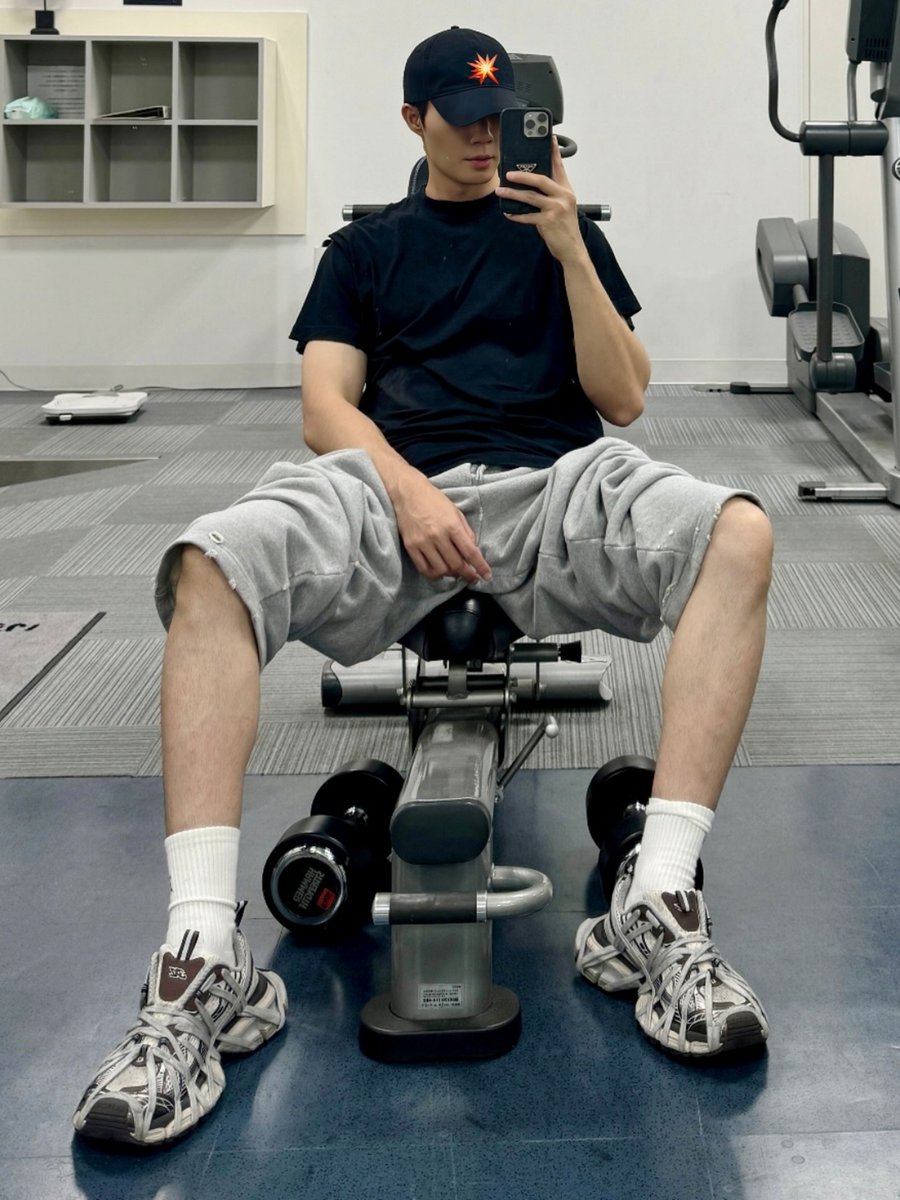 ZEE IGS Update ✨️ 

🖤

-🌞<a href="/zee_pruk/">Z</a> 🌊 -
#ZeePruk #Zunshine