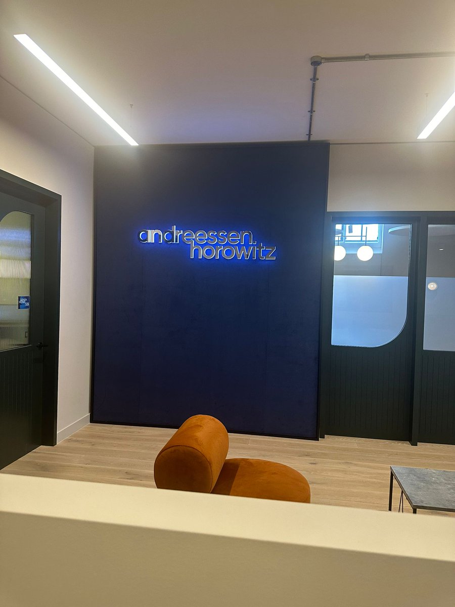 payTweed's tweet photo. Some more of London last week, including AWS Fintech +Web3 expo 🇬🇧 

@a16zcrypto @awscloud https://t.co/8KYwohHp4C