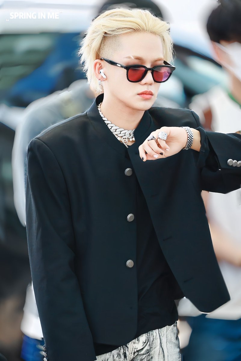 no7_misfit's tweet photo. LAST!!! 현석's OOTD⭐️
.
.
 #Aprilfool #AprilFoolDay  #만우절 #현석 #최현석 #HYUNSUK #CHOIHYUNSUK  #트레저 #TREASURE #ヒョンソク #チェヒョンソク https://t.co/TwiuIEx75H