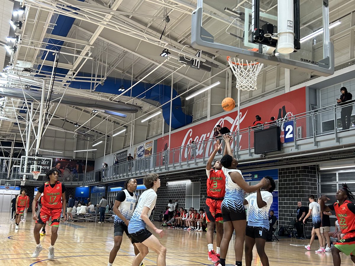 Dream Team tweet media