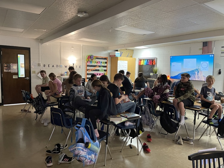 BeebeElementary's tweet photo. Mrs. Lewises class had their April Fool’s flood drill this morning. #bbelem #bprd https://t.co/oUzdSxcxnh
