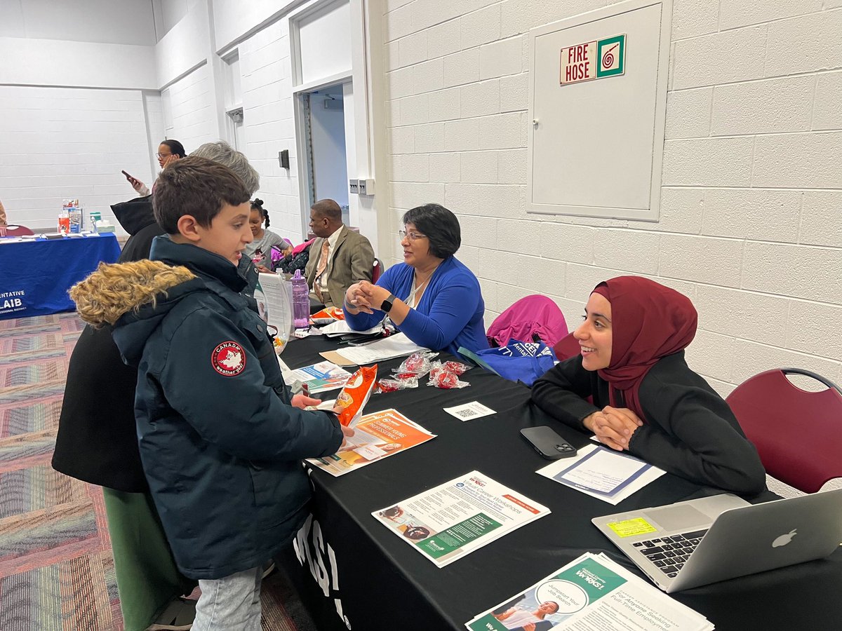 We had another successful Constituent Services Fair! This time in Oakland County. It was a great opportunity for residents to meet with our constituent services team and local organizations to access direct assistance and resources for their families. Thank you to those who came!