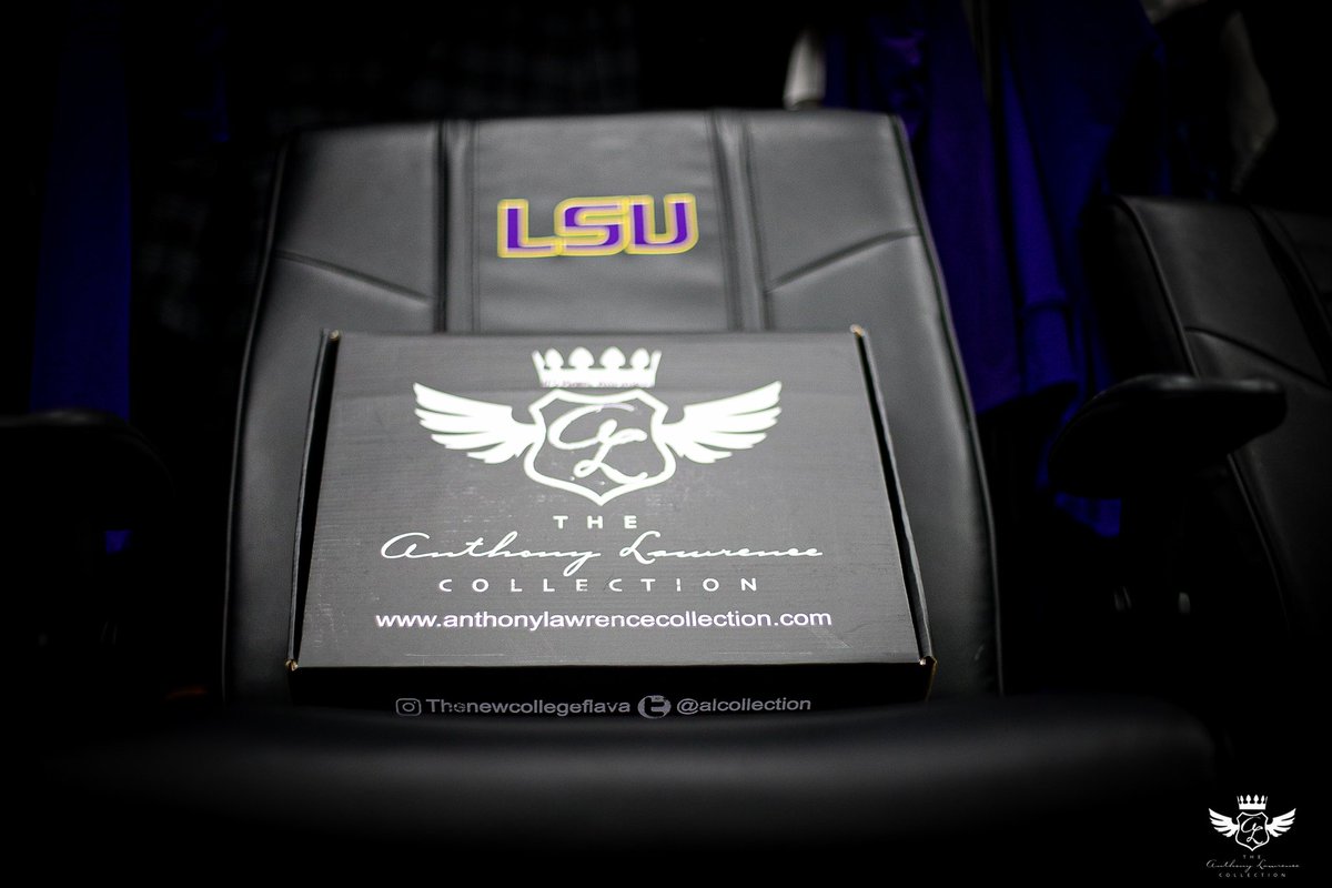 ALCollection's tweet image. Get your #ALCollectionLSU reversible jacket today. $139.99 for #MerchMadness anthonylawrencecollection.com #GeauxTigers #LSUForever #MarchMadness #BeLegendary