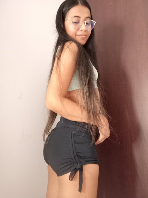 Me ayudas a quitarlos 🥵🍑 https://t.co/k6n1CdieUJ