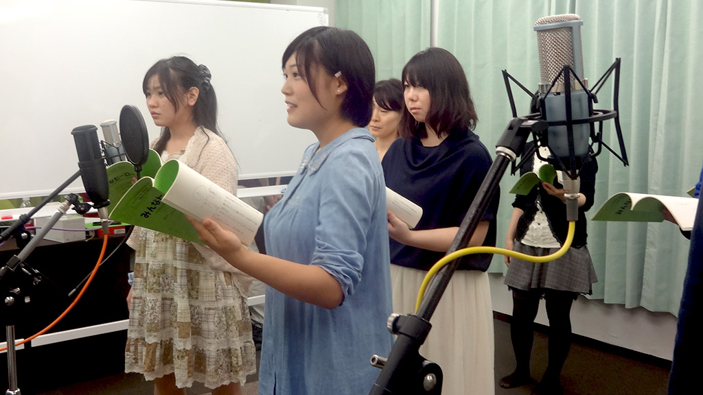 fuji_kiki's tweet photo. 🎙️【声優系ワークショップ】🎙️
・開催地：大山駅（東武東上線／板橋区）
・受講料：１コマ5,000円
・定員数：各10名ほど
・支払い：当日手渡し

＜令和6年＞
①4月13日(土) 13時00分～16時30分
楽器化訓練
１．腹式発声習得のための練習方法
２．日常会話が鍛錬となる癖の伝授
３．体幹と音圧への意識を養成

②4月13日(土) 17時30分～20時00分
アニメオーディション台本に挑戦

③4月20日(土) 13時00分～16時30分
動画に合わせたナレーション訓練

④4月20日(土) 17時30分～20時00分
時代劇映画のオーディション台本に挑戦

急遽実施することとなりました本ワークショップは、「声優事務所 寧音」の体験レッスンとの同時開催となります。下記寧音さんのXよりお申込み頂ければ、１コマは無償にてご参加頂けます。

既に体験レッスンを受講済みの方や、通常参加の方は、富士までメッセージください（本名、Xアカウント、性別、現住所、携帯番号、受講日時番号）。

※①日本語の母音が５つである理由をご存知の方は、半分くらいは暇かもしれません。

※②～④への参加に関しまして、具体的な内容の公表や口外等を行わず、守秘義務を負うことに同意頂ける方のみ、ご参加ください。

【寧音の体験レッスン】
https://t.co/72wVYQJorQ

#声優 
#ワークショップ