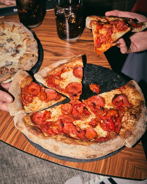 Feliz lunes telepizzero.

Te vamos a alegrar la semana con solamente 3 palabras: Maestras de Telepizza 🍕

¡No te pierdas el 2x1!