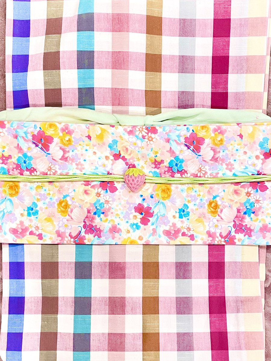 sakura0v0mochi's tweet photo. 今日から4月ということで
春らしいパステルカラーな
着物コーデを組んでみました🌸🍓💕
着物…#ゴフクヤサンドットコム さん
帯…#京都きもの町 さん
帯揚げ…#doublemaison さん
帯締め…#kimonobynadeshiko さん
帯留め…#いちごつみ ちゃん🍓💕
#着物 #きもの #kimono
#普段着物 #着物コーデ https://t.co/moKvwI0MNY