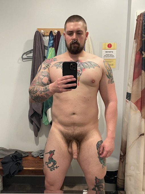 Sup slutz https://t.co/goQc8FA6UQ