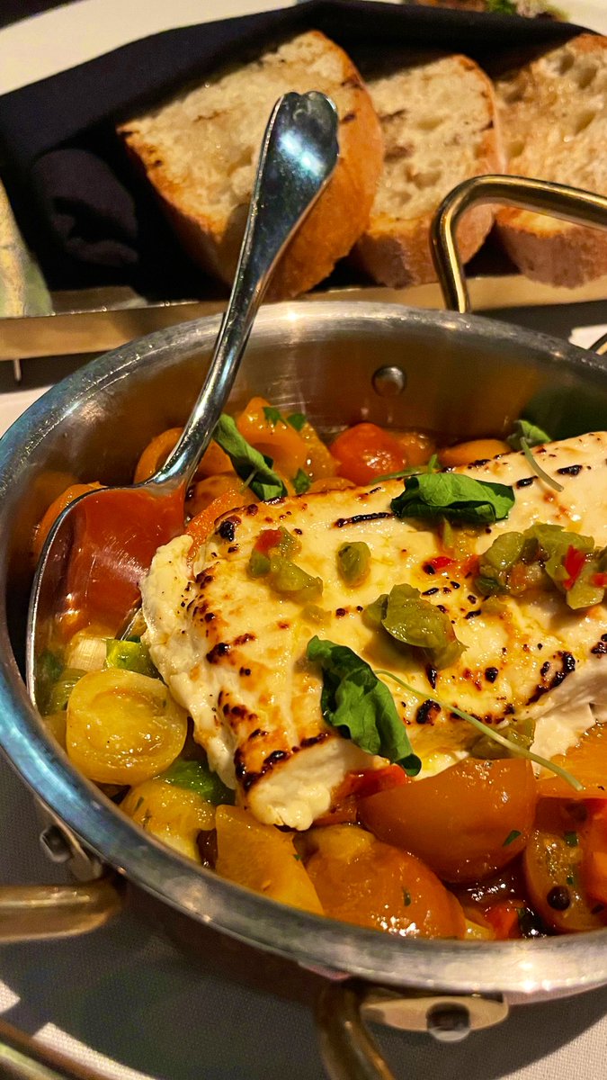 eatinglasvegas's tweet photo. Breaking: the salads, pastas and sides are so good at #Harlo, I’ve decided to become a vegetarian. https://t.co/am59ZvyW08