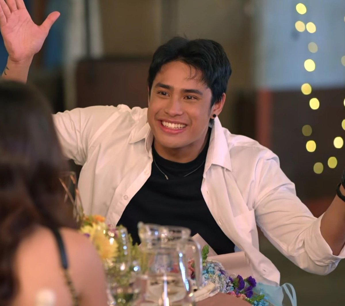 alwyswthdb's tweet photo. mas inintindi pa nya problem ni ling kesa sabihin ang kaniyang nararamdaman 🥹 gaya ng sabi niya sa episode ngayon, may next time pa! kaya bawi tayo next episode hahaha 🤣

BINGLING CHANGE IS COMING

#CBMLHopeless
#CBMLOnNetflixEp122
#CBMLOnIWantS2Ep51
#DonBelle #CantBuyMeLove https://t.co/MjcXHDcu24
