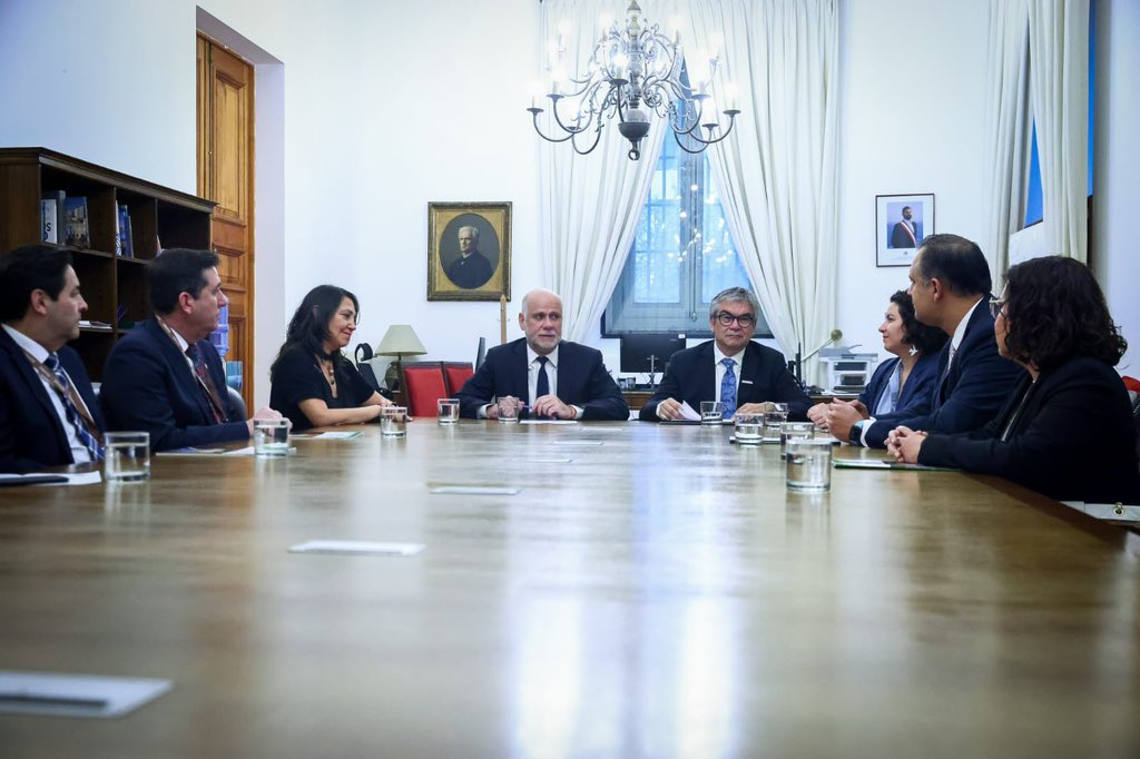 alvaroelizalde's tweet photo. Esta mañana, junto a la ministra @javieratoroc, el ministro Mario Marcel y la subsecretaria @mlobospalacios recibimos un aporte de más de 700 millones de pesos realizado por la Iglesia de Jesucristo de los Santos de los Últimos Días para el Fondo Nacional de Reconstrucción. https://t.co/87yWJ7B1v1
