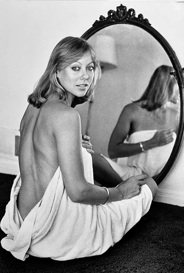 lafoliedumonde_'s tweet image. #JennyAgutter