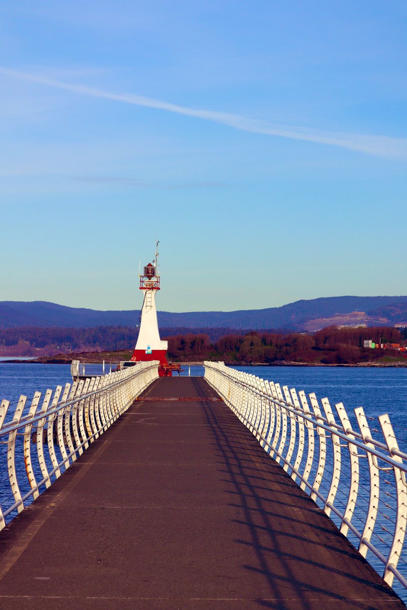 Happy April 1st from Victoria’s breakwater! #yyj #pnw