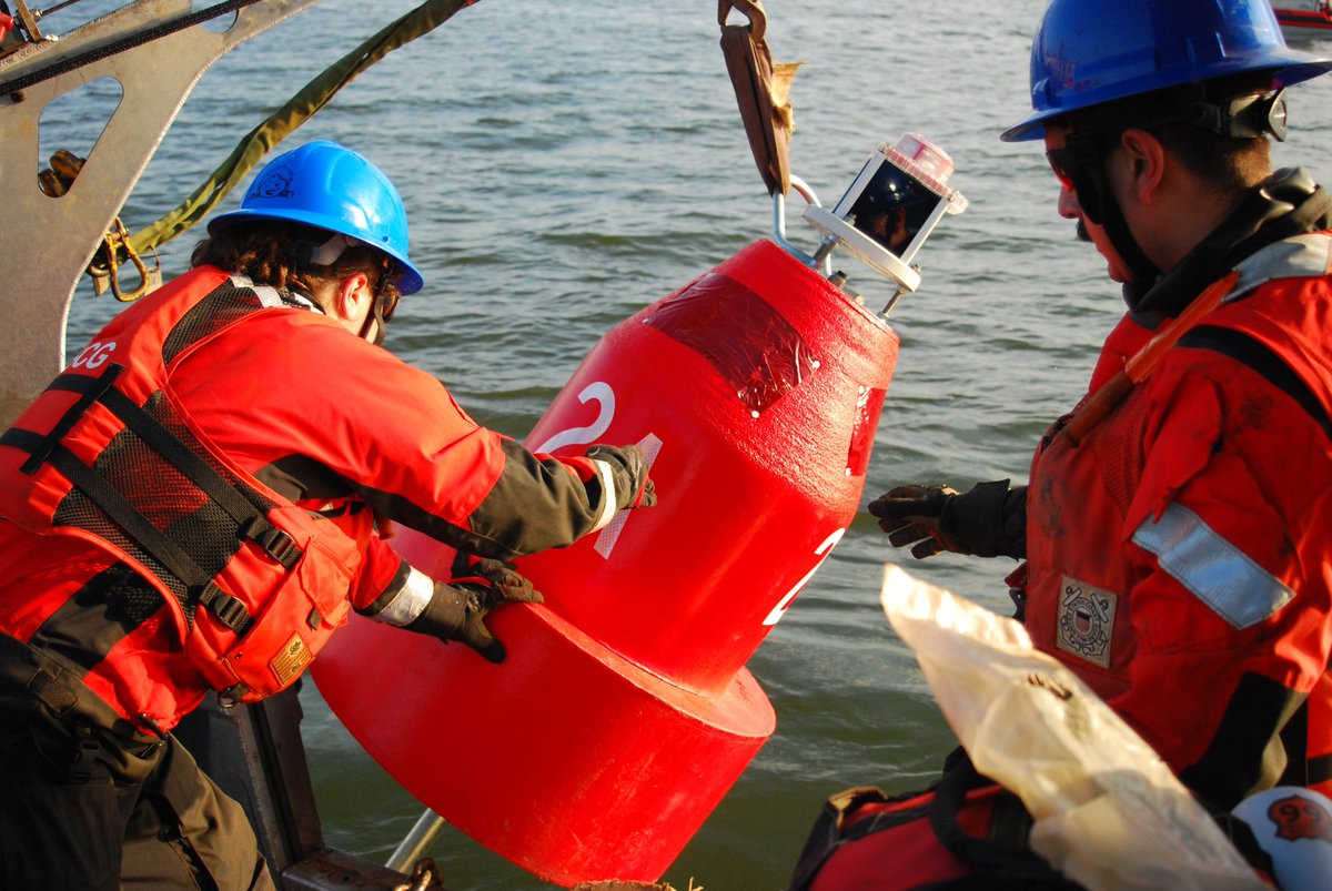 BaltCoPolice's tweet image. Key Bridge Response Update from the @USCG Sector Maryland-National Capital Region: A temporary alternate channel has been established. Details: facebook.com/USCoastGuardSe… Images courtesy: US Coast Guard Sector Maryland-National Capital Region #keybridge #keybridgenews #BCoPD