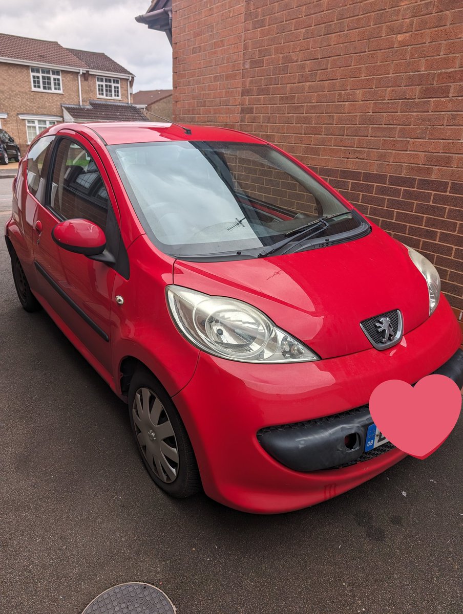 Lou060722's tweet photo. So after 7 years I said goodbye to Pablo the Peugeot, this car has literally been to hell and back with me so it was a little emotional to say goodbye 🚘🤣😭but I work hard so it's about time I can drive around in something abit more comfortable👌❤️
Happy new car day 🚗❤️ https://t.co/cRRY5y0Sft