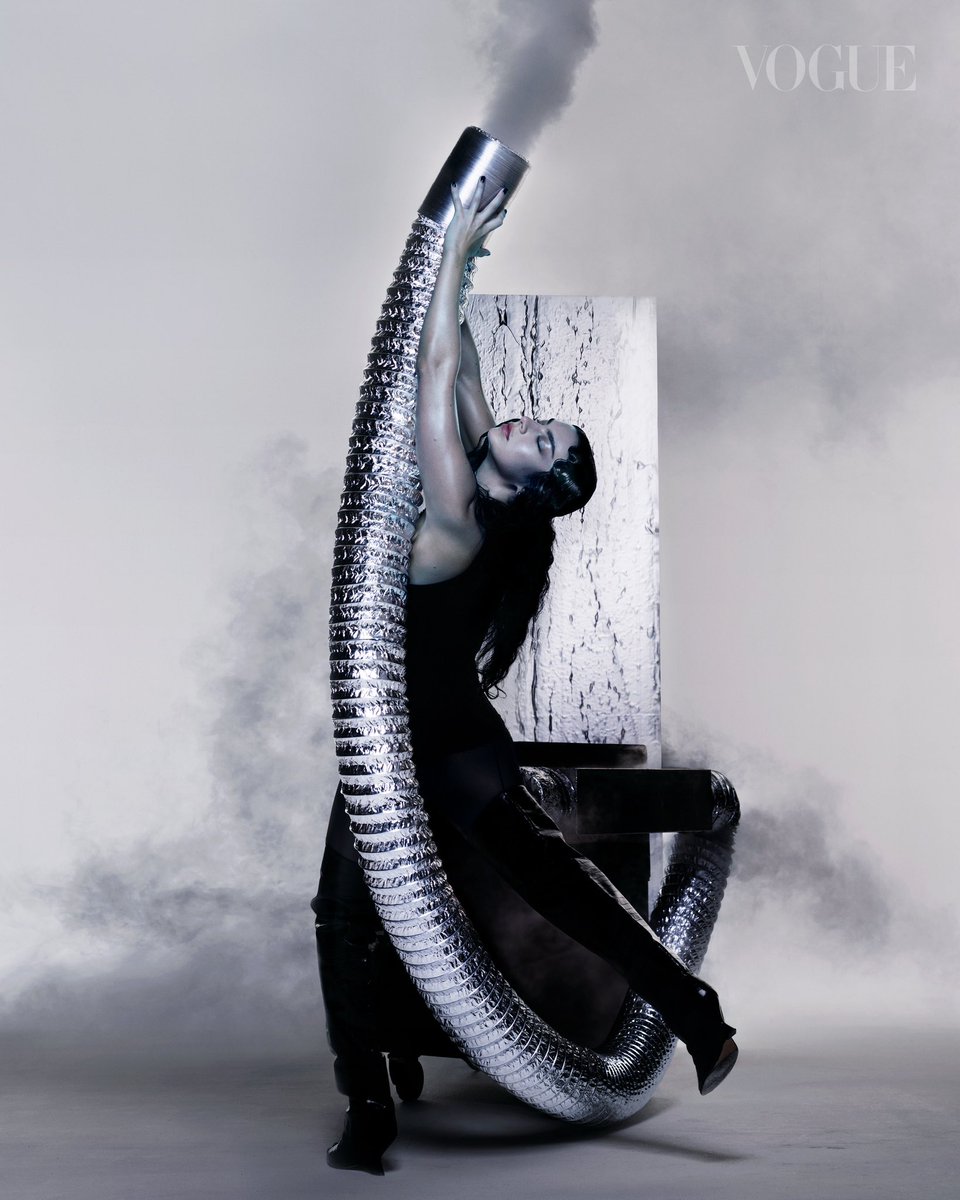 charli_xcx's tweet photo. me by nick knight for @voguesingapore https://t.co/is6NsBZSBX