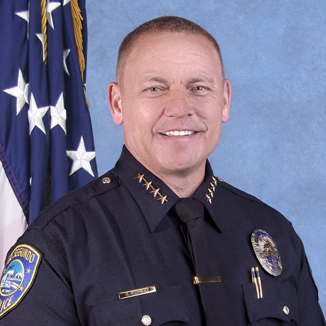 elsegundopd's tweet image. The City of El Segundo is proud to announce the appointment of Saul Rodriguez as the new Chief of Police for the El Segundo Police Department, effective April 8, 2024. Read the full press release here: lnks.gd/2/2v3pr_6 #elsegundo #espd