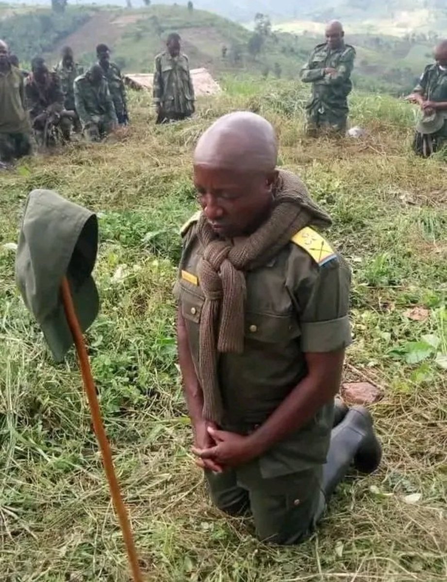 NgobokaNgabo's tweet photo. @kabumba_justin Les soldats congolais prient beaucoup en raison de leurs pertes, mais rien n'empêchera #ARC_M23 de libérer le Congo. Il est préférable de se joindre à eux (#AFC) avant qu'il ne soit trop tard. https://t.co/qYk7MGoil1