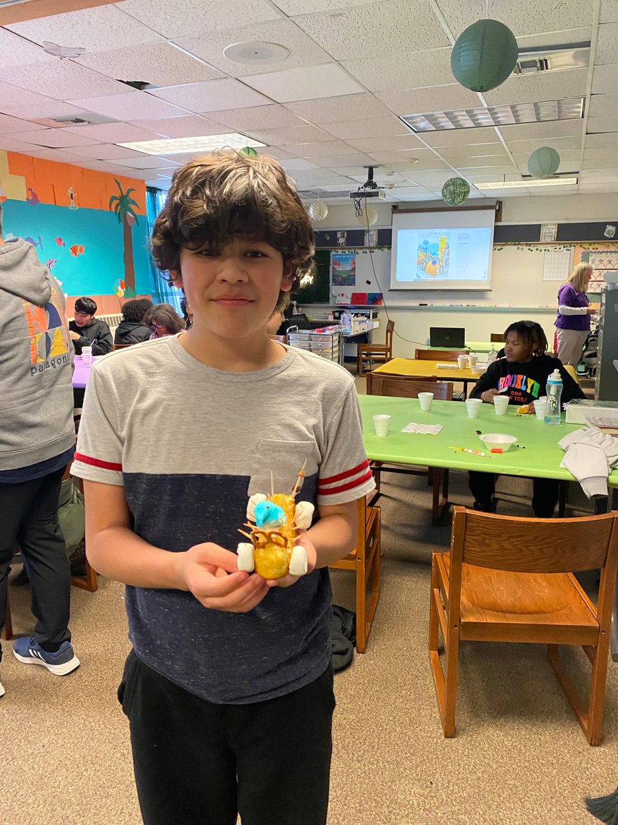 Last week was exciting at the Nowlin Site as our Club kids got into the Easter spirit by making Twinkie Bunny cars! 🐰🚗 The kids had fun crafting their sweet rides & even got to taste-test their creations! It's always amazing to see their creativity. #HelpKCKids #GreatFutures