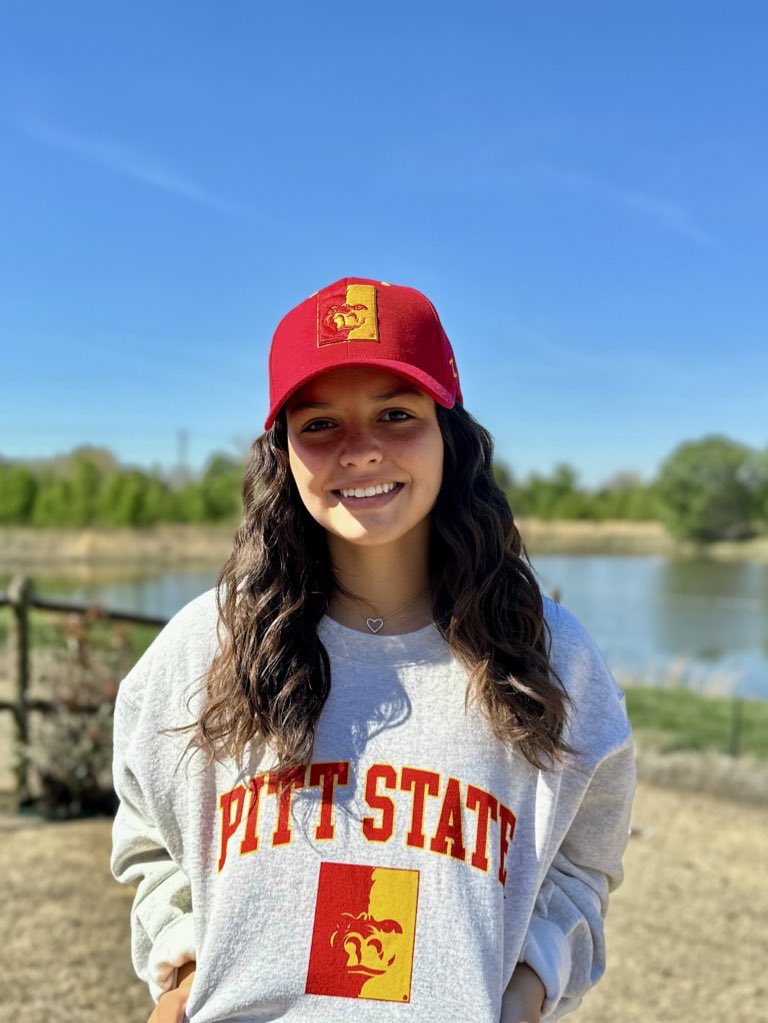 2024 Goalkeeper Leia Adkins has committed to Pittsburg State. Congrats @_leiaadkins!!!