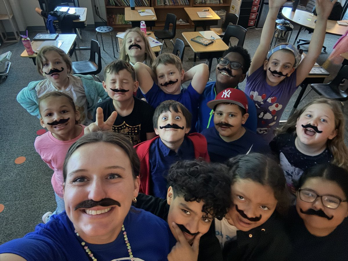 Mrs. Ritz tweet media