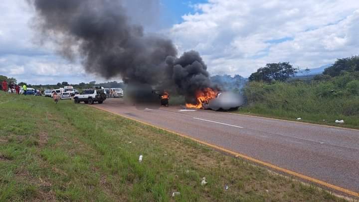 Limpopo_Traffic's tweet photo. TRAFFIC ALERT | 📌 R524
The motor vehicle accident scene on road R524, between Makhado and Tshakhuma in Vhembe District is cleared. The road is now open for traffic. Please be patient and proceed with caution.
#VhembeObserver #LimpopoTraffic https://t.co/B4U6A7PAku