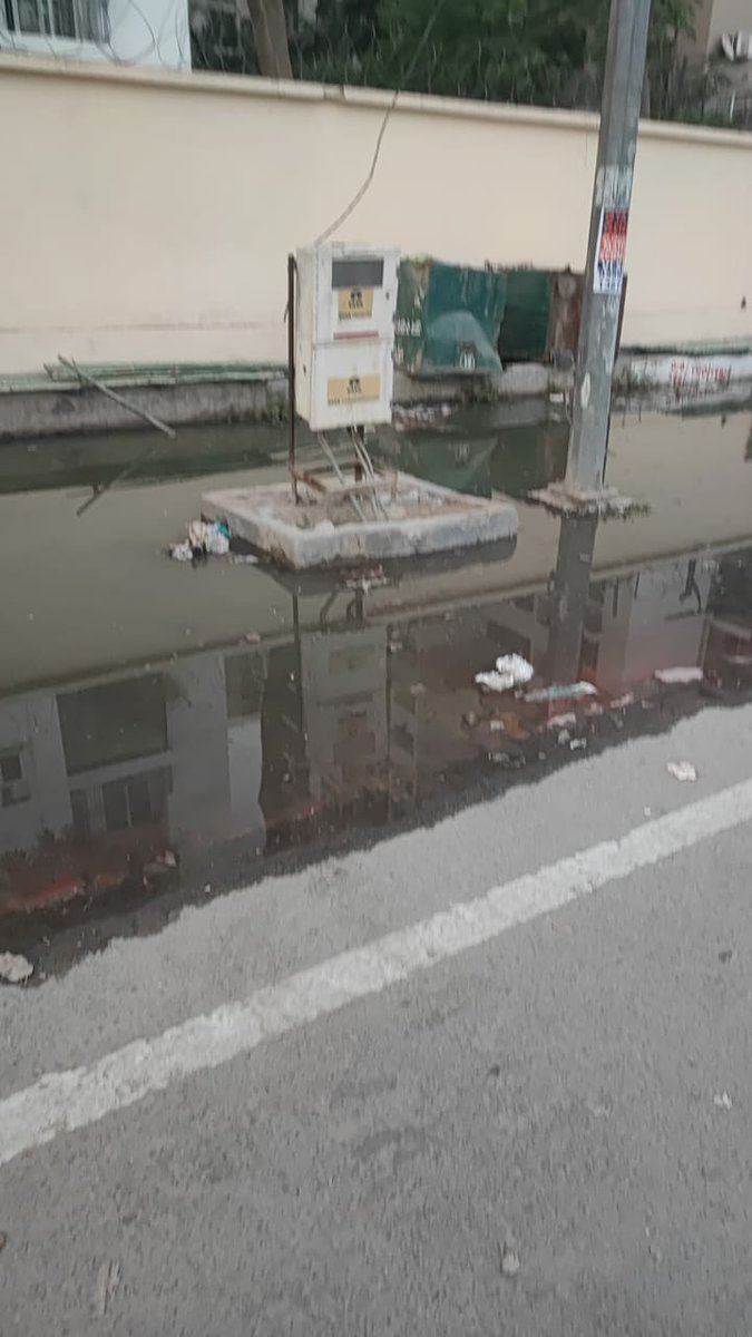AsopaVinay's tweet photo. Experiencing persistent issues with dirty water blocking in Sector 76, Noida for the past 25 days. Need urgent assistance to address this problem! #Noida #Sector76 @InduPrakashPCS @puneet0502 @CeoNoida @dmgbnagar @cfonoida @ChiefSecyUP @UPGovt Aditya celebrity homes, Back Side https://t.co/iFWUsyt690