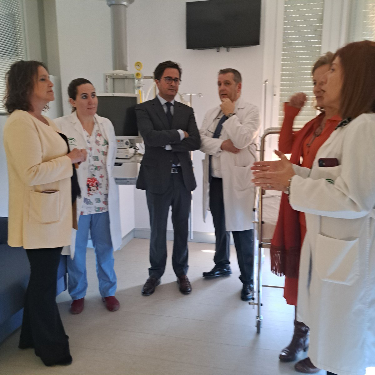 La consejera de Salud y Consumo, Catalina García ha visitado hoy las áreas de Neonatología y Telemedicina del #HUnivPoniente, poniendo en valor la inversión de más de 34 millones de euros para la renovación tecnológica en el centro
#SomosPoniente
<a href="/saludand/">Consejería de Salud y Consumo</a> <a href="/AlmeriaJunta/">AlmeríaJunta</a> <a href="/maiesmo/">Maite Estévez</a>