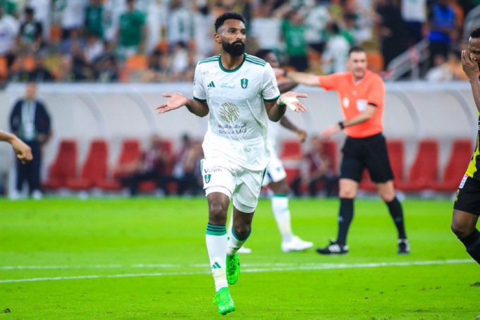 t13t1's tweet photo. لاجديييد 💚🫡

 #الأهلي_الاتحاد https://t.co/sTKa4EiUGC