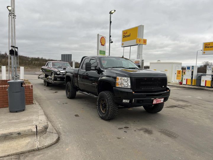 Another one dropped off 📷 #dodge #sttpracing #chevy #v8 #truck #pickup #americanmuscle #duramax