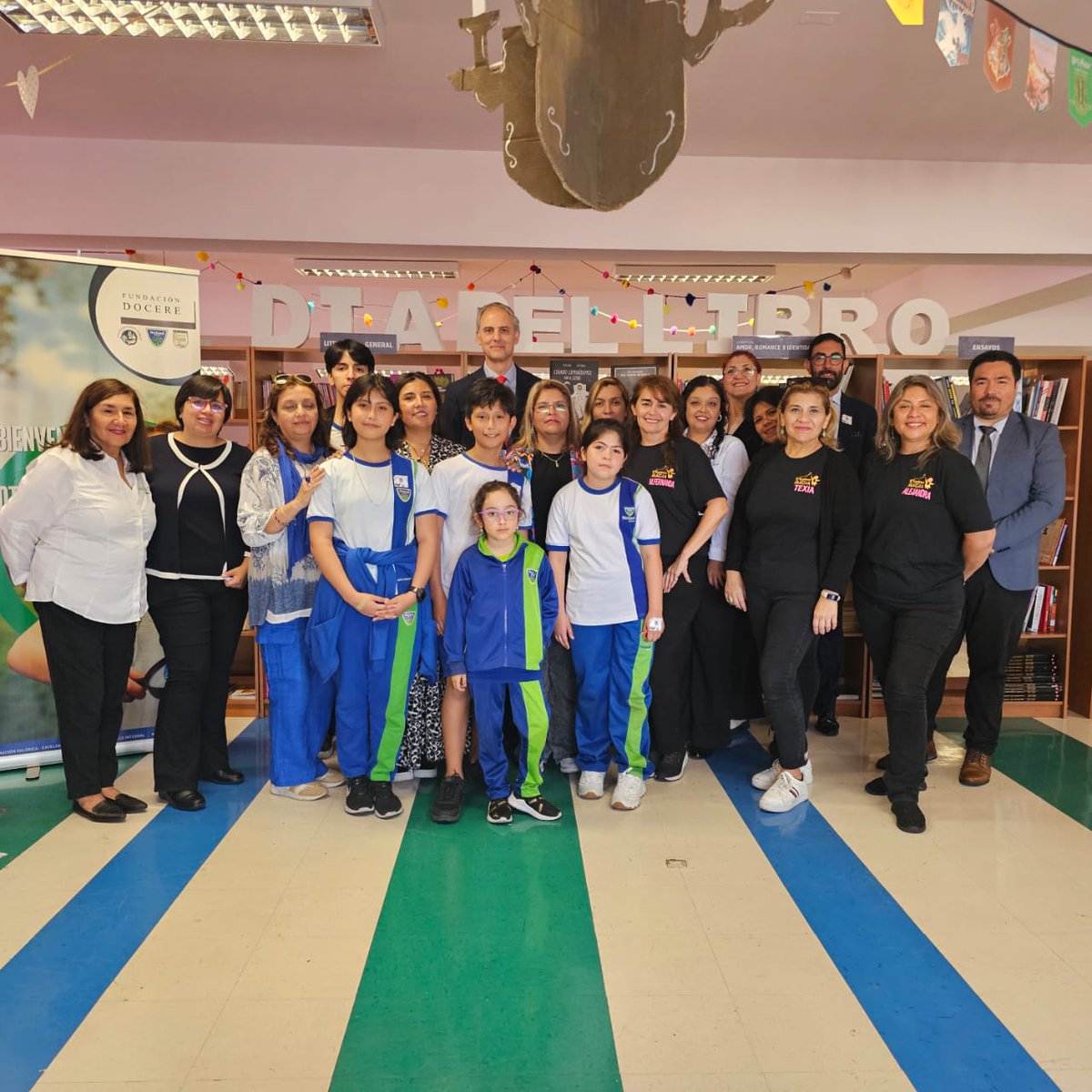Seremi Educación Región de Antofagasta (@seremieducantof) on Twitter photo Con la comunidad escolar del Netland school <a href="/netland_school/">Netland School</a>, iniciamos la celebración del mes del libro. La actividad incluyó un cuenta cuentos y un diálogo con las y los estudiantes, oportunidad en que todos y todas relataron sus preferencias lectoras. Con la comunidad escolar del Netland school <a href="/netland_school/">Netland School</a>, iniciamos la celebración del mes del libro. La actividad incluyó un cuenta cuentos y un diálogo con las y los estudiantes, oportunidad en que todos y todas relataron sus preferencias lectoras.