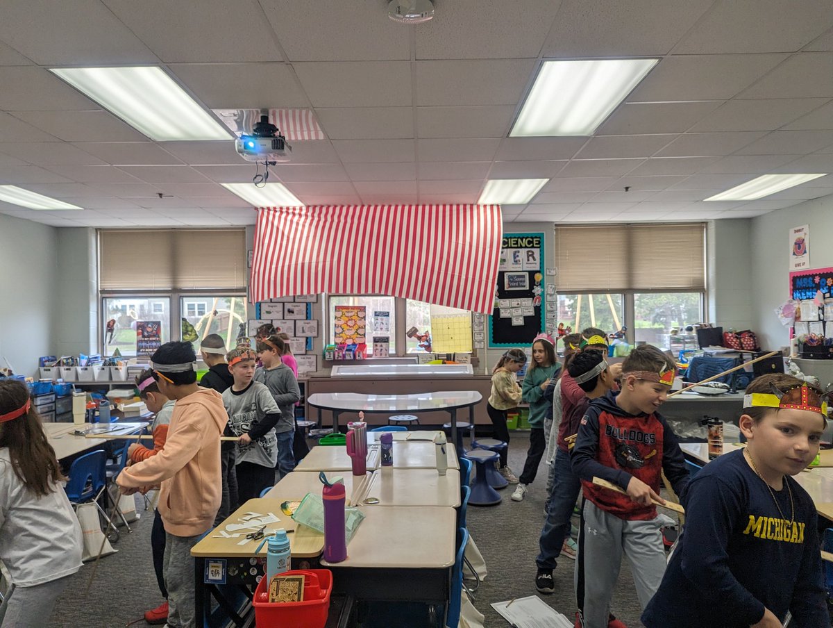 Mrs. Holm tweet media