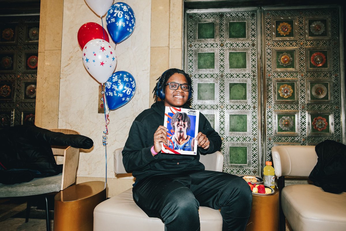 In partnership with @GiantFoodStores, we hosted a community watch party for the @sixers road game in LA. We were joined by Audenreid’s girls basketball team to enjoy some fun, music, prizes, and food provided by @GiantFoodStores. Thank you for a memorable night! 🏀