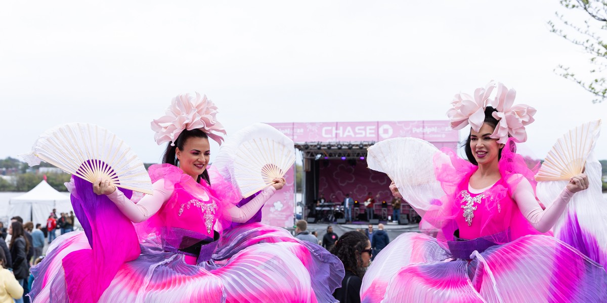 CherryBlossFest's tweet image. Petalpalooza presented by @chase is coming up THIS WEEKEND, 4/6! 🎉

Get ready for a day of fun w friends &amp;amp; family, performances, an art market, &amp;amp; MORE. Visit our website for details on what's happening in each zone: brnw.ch/21wIpCW

#CherryBlossFest #SpringTogether