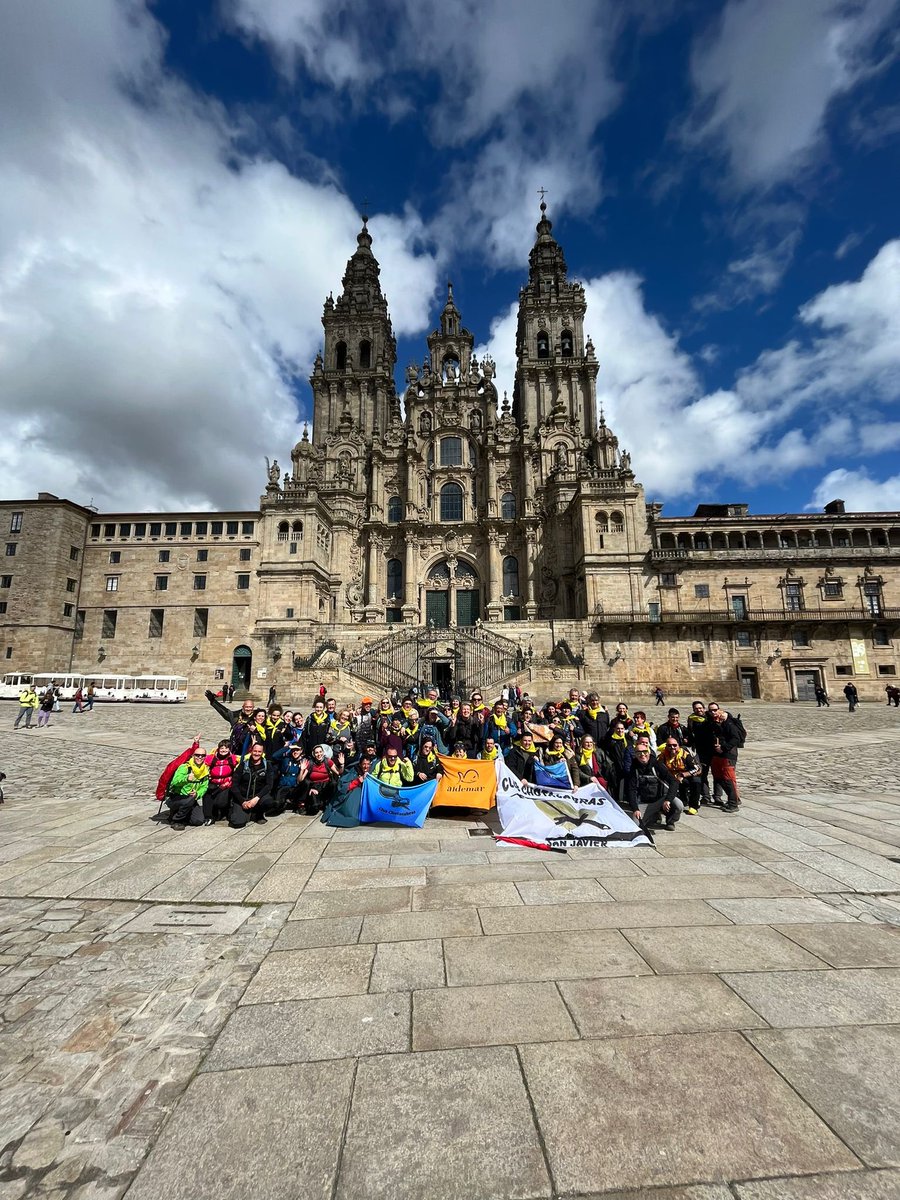 “SIN LÍMITES 2024” ha llegado a la Plaza del Obradoiro. Reto conseguido por <a href="/Asoc_Aidemar/">Aidemar</a> y <a href="/ClubChotacabras/">Club Chotacabras</a>  ha sido un placer felicitarles a su llegada.
#SanJavier