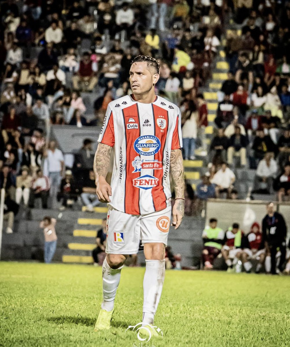 Fútbol, series, policiales, cultura popular, musica, la vida misma.

De todo eso (y de mucho menos) se hablará hoy de 19 a 21 en <a href="/PorcoTVsalto/">PorcoTV</a>, donde nos visitará Braian Rodríguez (exPeñarol, Betis y Gremio, entre otros).

Además, sorteamos su camiseta de la selección de Salto.