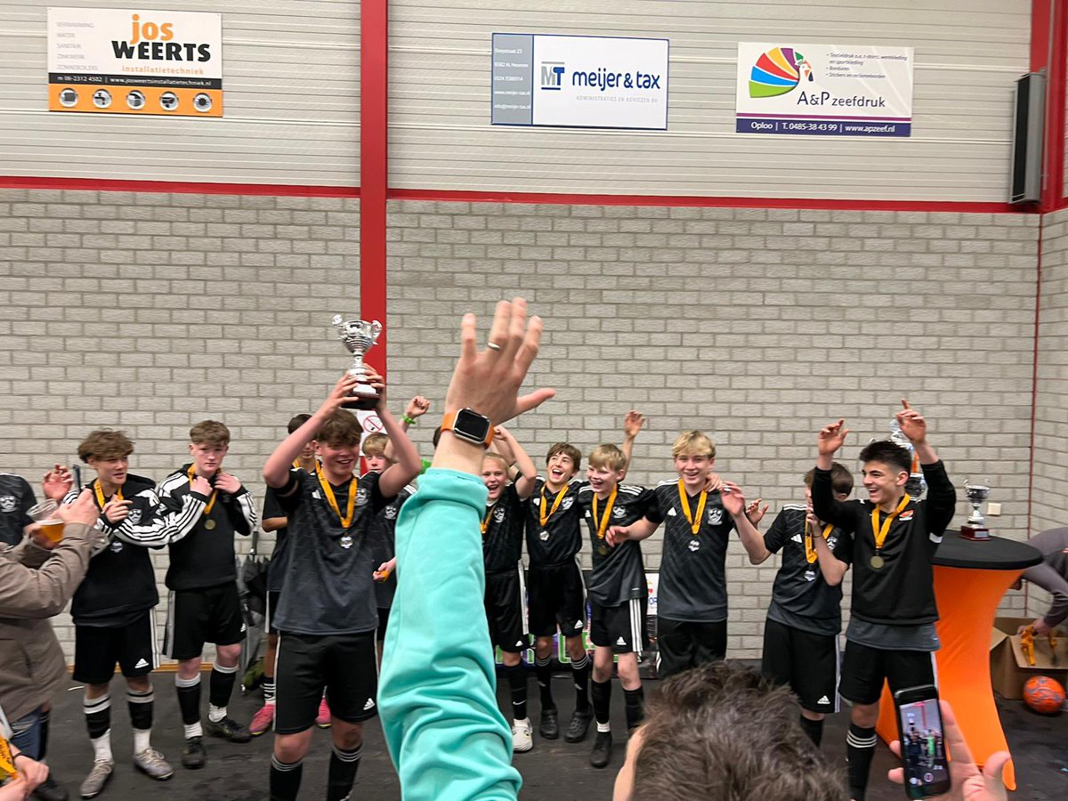 mrtyler_77's tweet image. What an absolute belter of a weekend!! 🍻⚽️🏆🙌 finishing 3rd out of 48 teams is a fantastic achievement for this amazing group of lads ⚫️⚪️😍🇳🇱