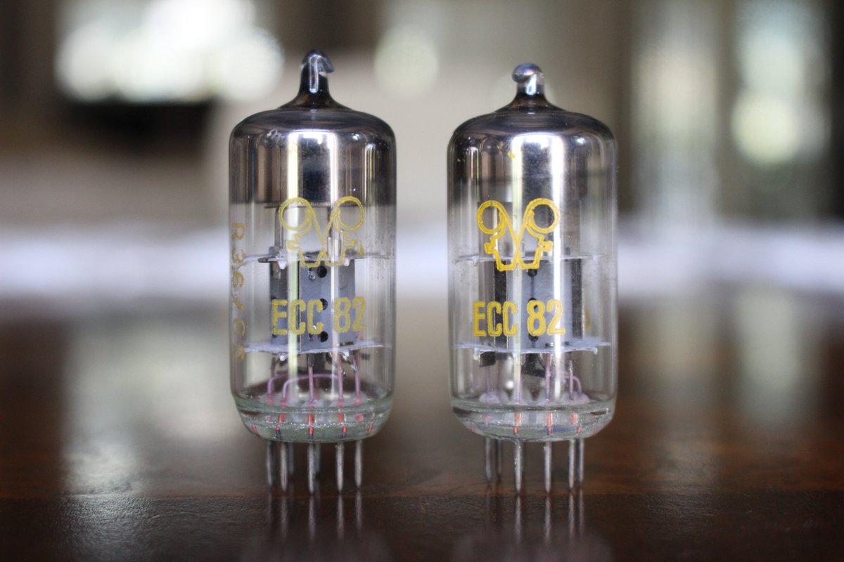 VTubeAudio's tweet image. LOW PRICE 2x RFT FunkWerk ECC82 / 12AU7 Preamp Tubes (Vintage Used NOS Tested) rvrb.io/ecc82-bptlwx