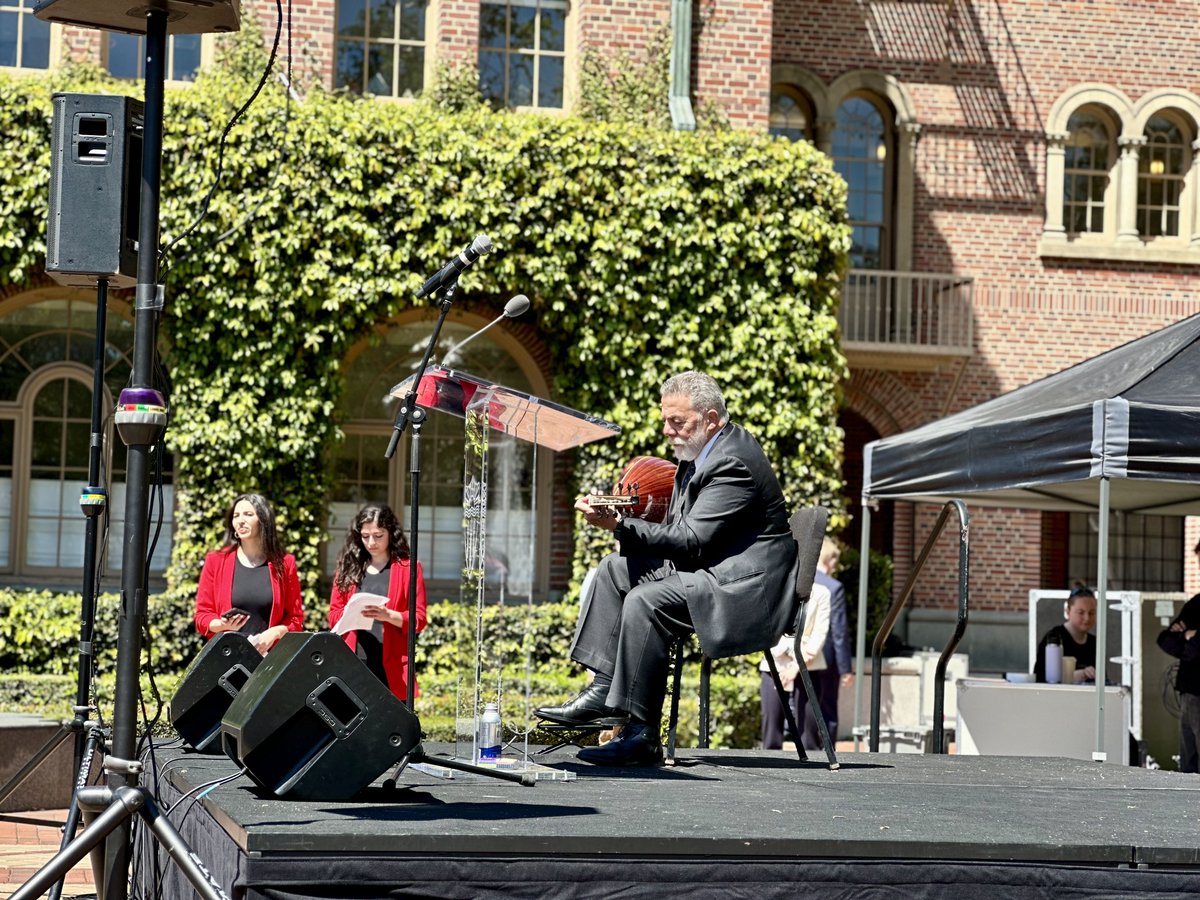 uscprovost tweet picture