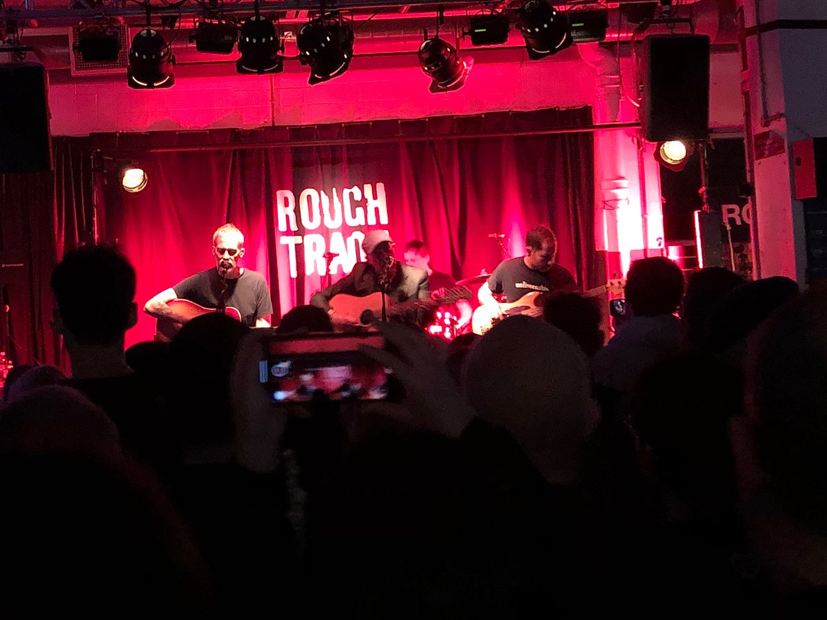 Bank Holiday treat with Ride <a href="/rideox4/">RIDE</a> playing some cracking new songs and a couple of classics at Rough Trade this evening. The new Interplay is a gem.