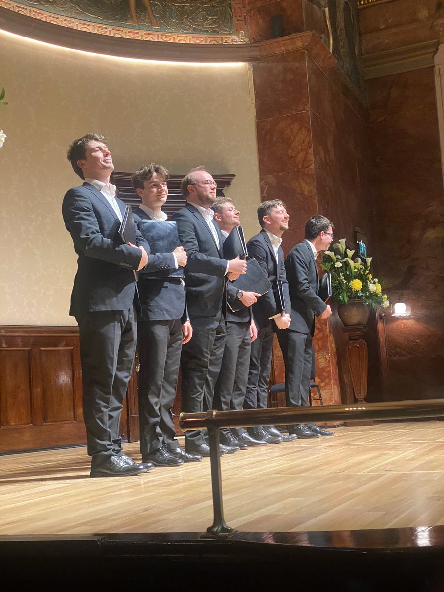 Oh my, that was double plus sensational. @TheGesualdoSix at @wigmore_hall in a stunning programme of madrigals ancient and modern. Eye-popping Ligeti Nonsense Madrigals were a thing to marvel at. Bravo!!