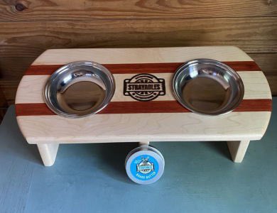 @MissyBBBobtail @petcolove @GSheppardWR Awesome! There’a some really neat stuff! (Ooooh, shippable @Strayables1 2 bowl kitty eatin’ station complete with Friskies! Cc: @StrayLiotta!) 🛍: events.handbid.com/lp/pawject-run…!