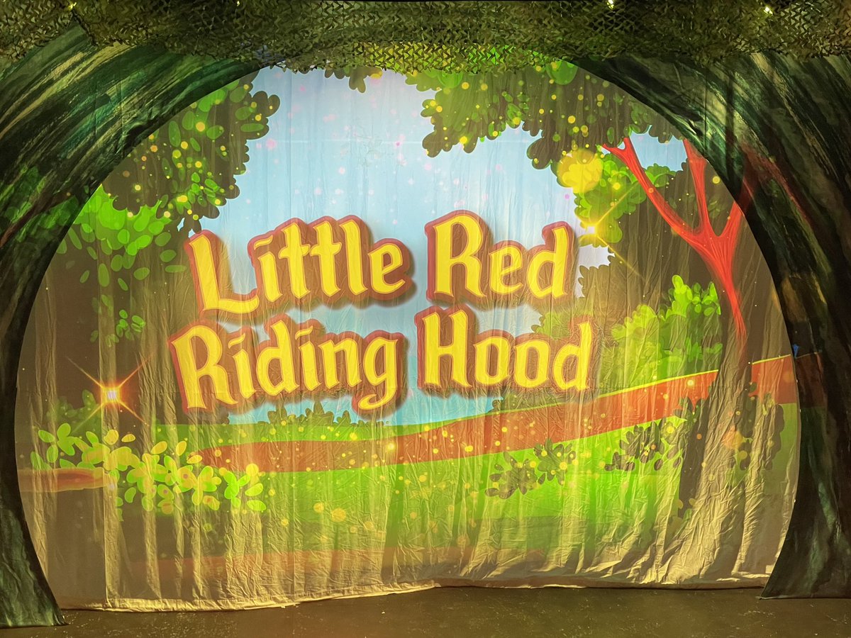 MichaelJPoulter's tweet photo. Unexpected trip to @thecustomshouse for their #EasterPanto #LittleRedRidingHood (thanks @gillyhope1). Great afternoon - such a laugh! 🤣 Fab cast! 👏👏👏 Catch it all this week up to and including Saturday 6th April. Pantos aren’t just for Christmas! 🎭#NorthEast #Theatre https://t.co/lFhfvlbe0n