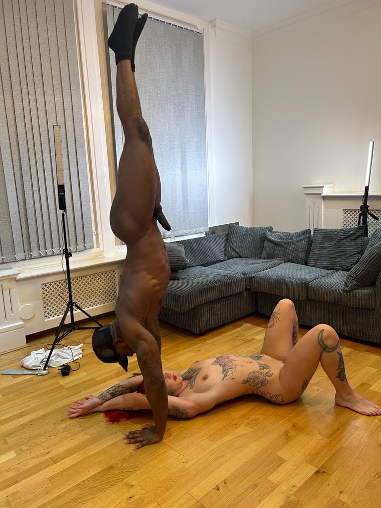 I can’t complain, getting to meet all these beautiful women. Full videos available onlyfans.com/chocolatemix @UKInterracial1 @irworld2023 @BlkStrippers @blackboysXXX