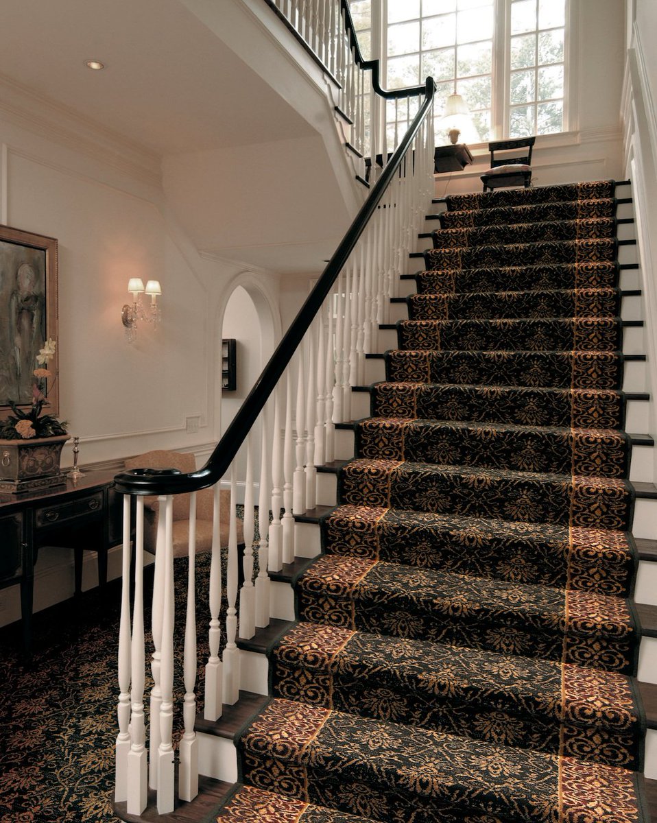 KensCarpets's tweet photo. A true stunner, this Alexander Carpet hall and stair runner is crafted from high quality New Zealand wool with a face to face woven construction that delivers a classic style that is a perfect choice for any residential space. Available in five traditional colors. Here in Black. https://t.co/Tit8vbZJ2F
